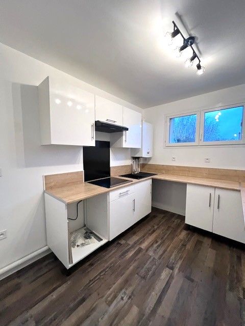   APPARTEMENT VARENNES/SEINE FACE MAIRIE Appartement - 3 pi�ce(s) - 64 m�