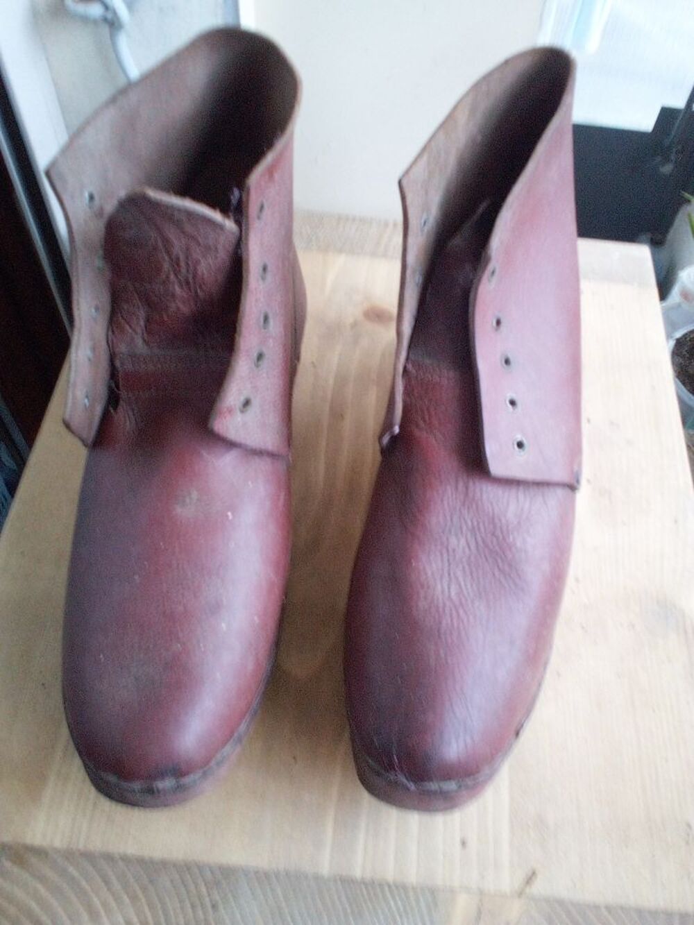 Sabot semelle de bois et dessus en cuir Chaussures