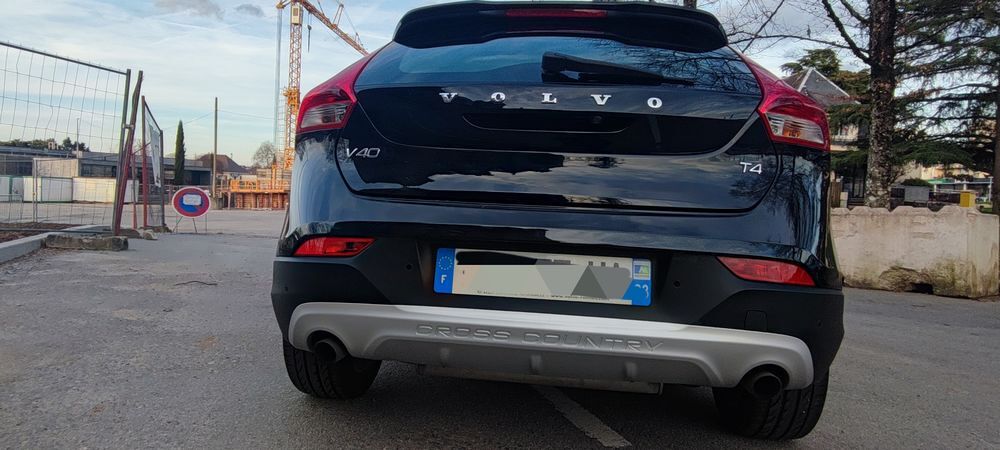 V40 Cross Country T4 180 Xénium Powershift A 2014 occasion 87100 Limoges
