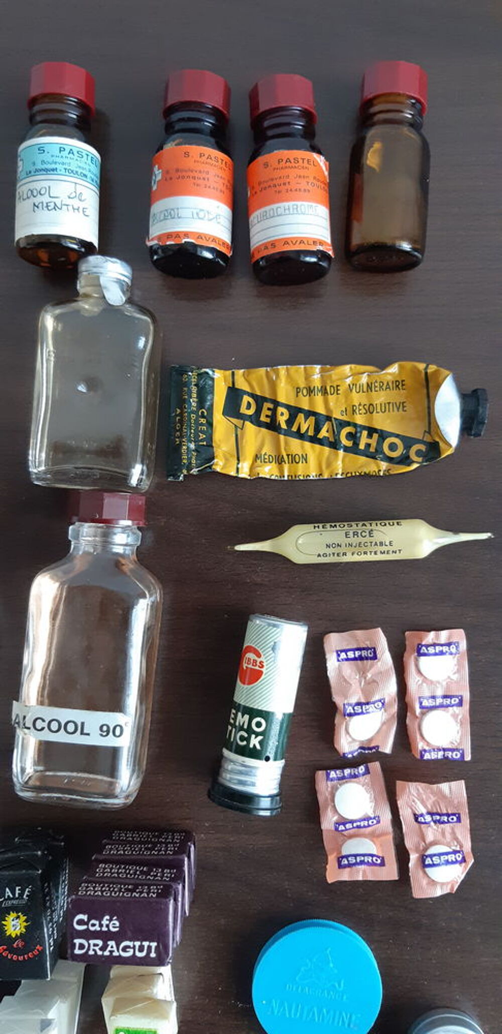 Ancienne bo&icirc;te de secours 