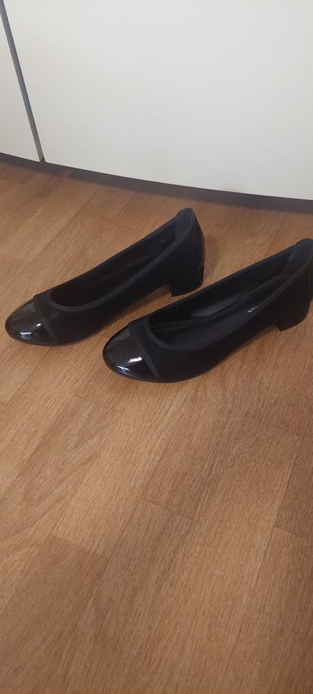 Une paire de chaussures type ballerine Chaussures