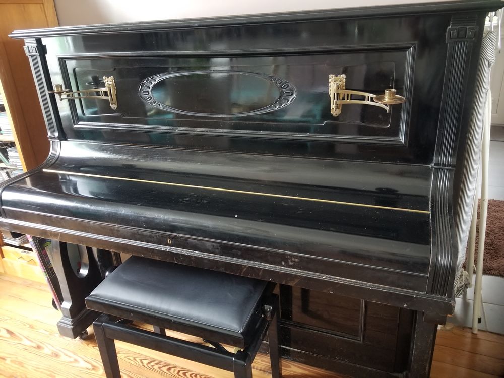 Piano droit noir laque + tabouret Instruments de musique