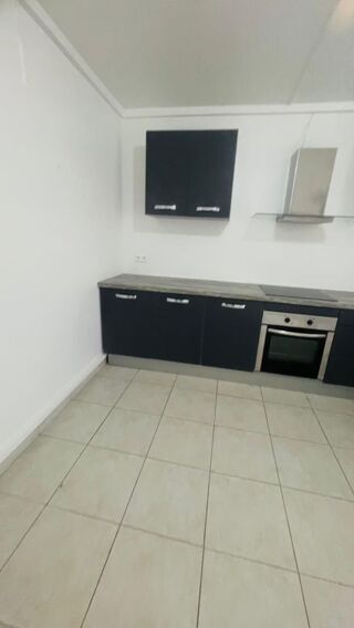  Appartement à louer 3 pièces 95 m²