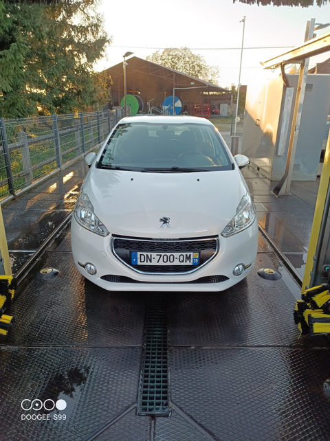 Peugeot 208 BUSINESS R' 1.6 E-HDi 92 FAP BVM5 BLUE L