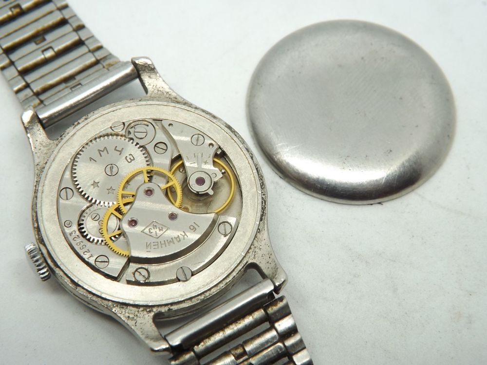 Rare montre Russe anniversaire 30 ans victoire de Volgograd Bijoux et montres