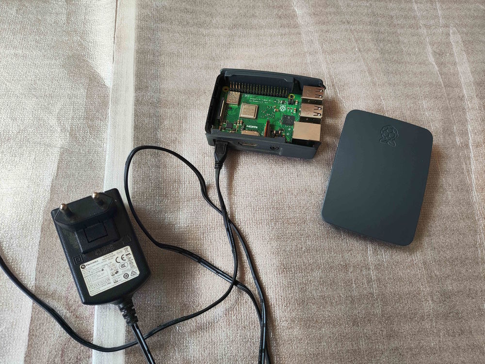 Raspberry 3 + boitier + alimentation Matériel informatique