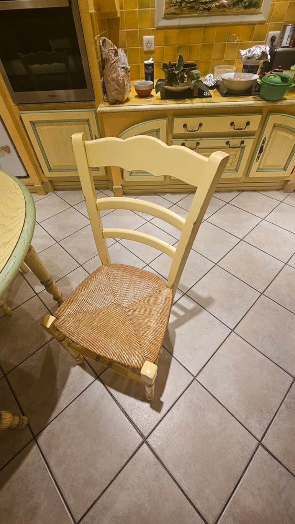 Ensemble table de cuisine proven&ccedil;ale avec 4 chaises et 2 tab Meubles