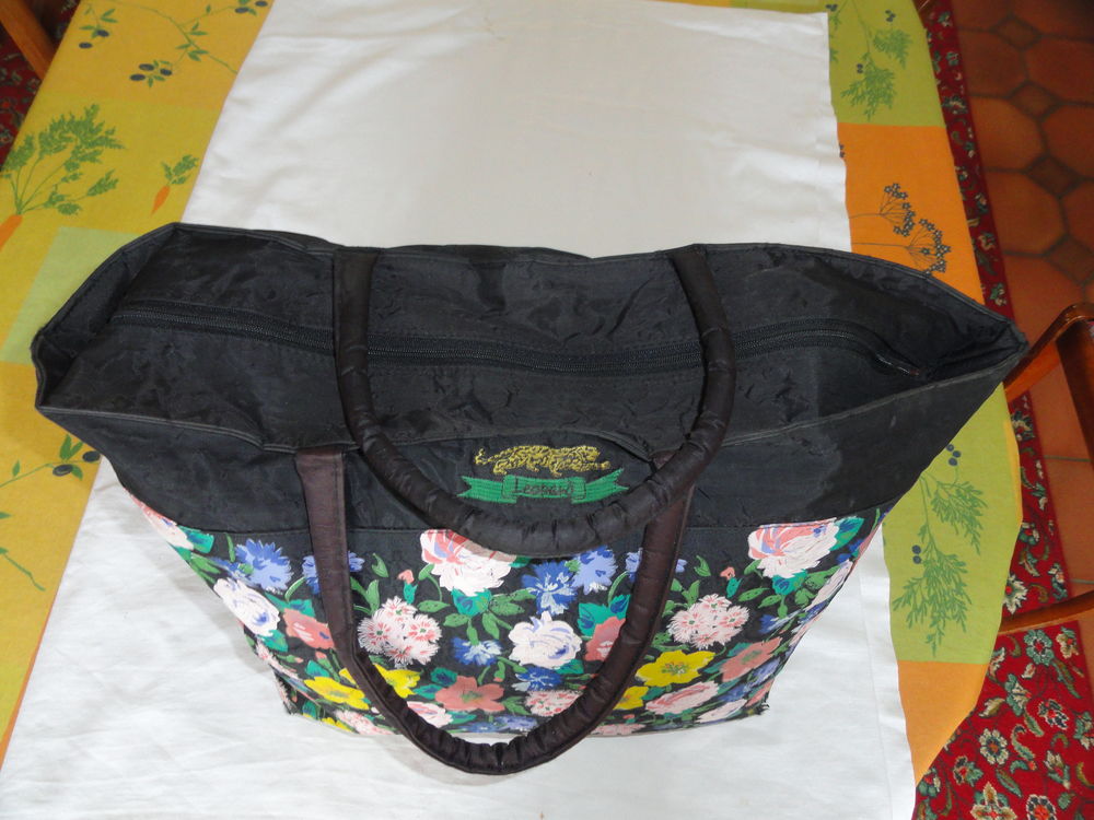 Sacs de voyages
Maroquinerie