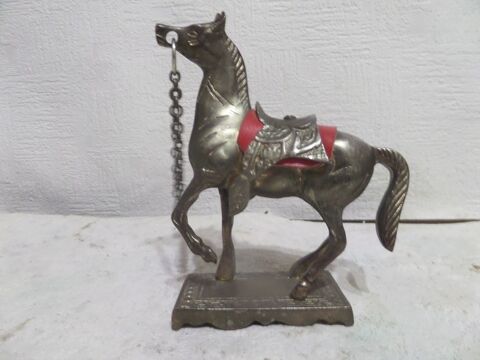cheval en acier hauteur 12 cm 12 Lyon 8 (69)