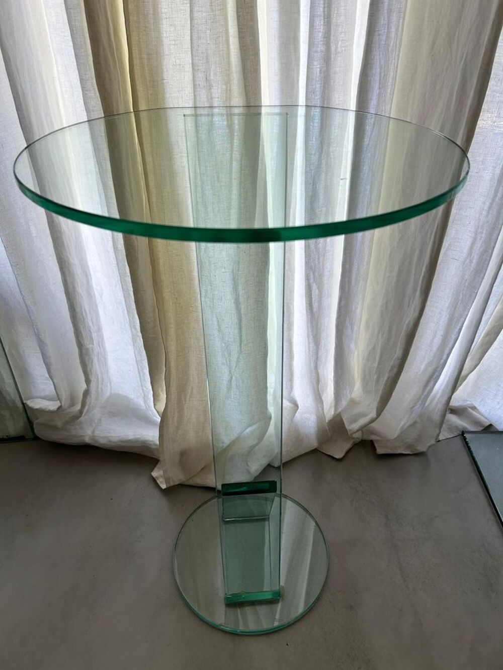 2 tables d'appoint rondes en verre Meubles