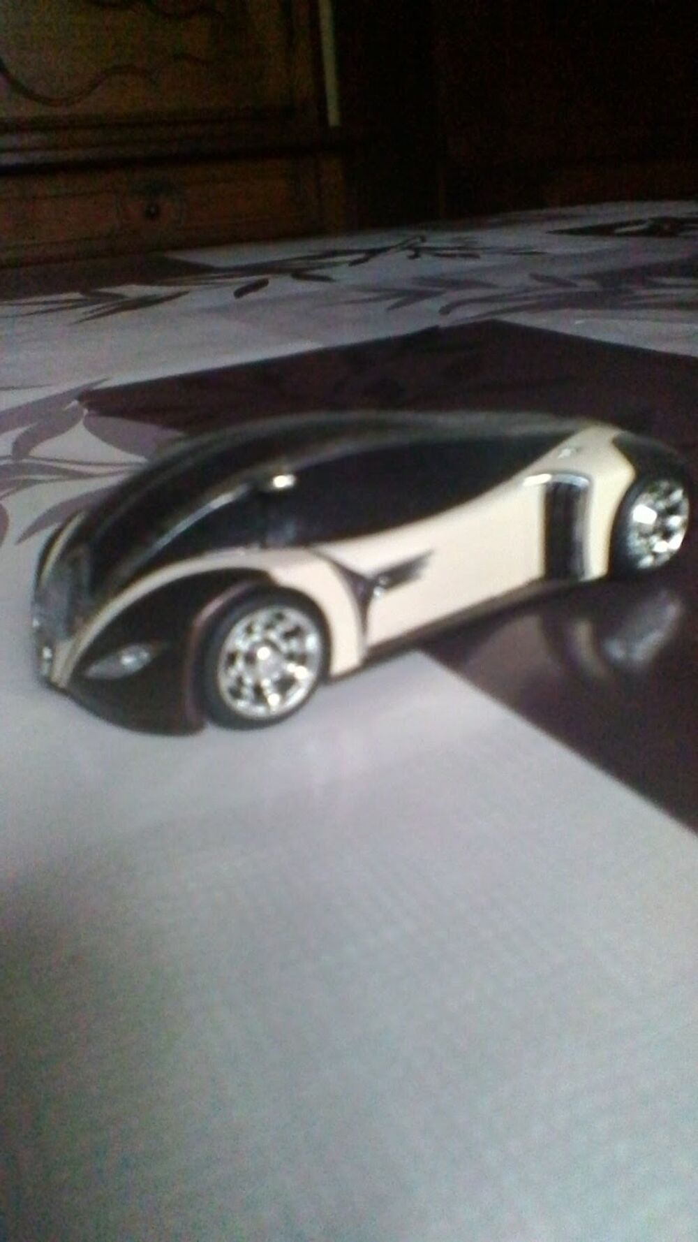 Voiture miniature prototype peugeot 4002 