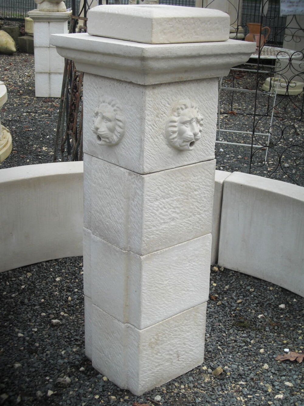Fontaine en pierre, Bassin Décoration