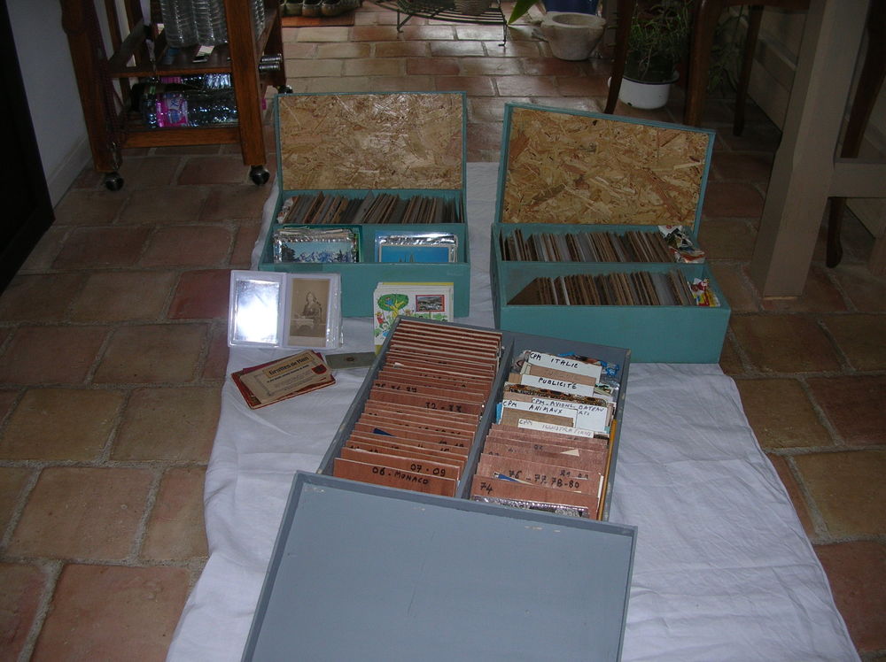 Lot important de cartes postales anciennes 