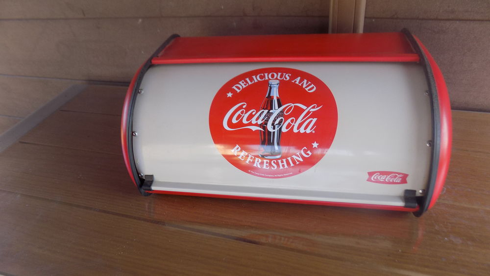 Boite &agrave; pain m&eacute;tal Coca Cola
Cuisine