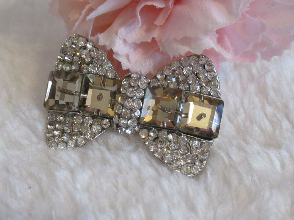 Broche Noeud avec brillants Bijoux et montres