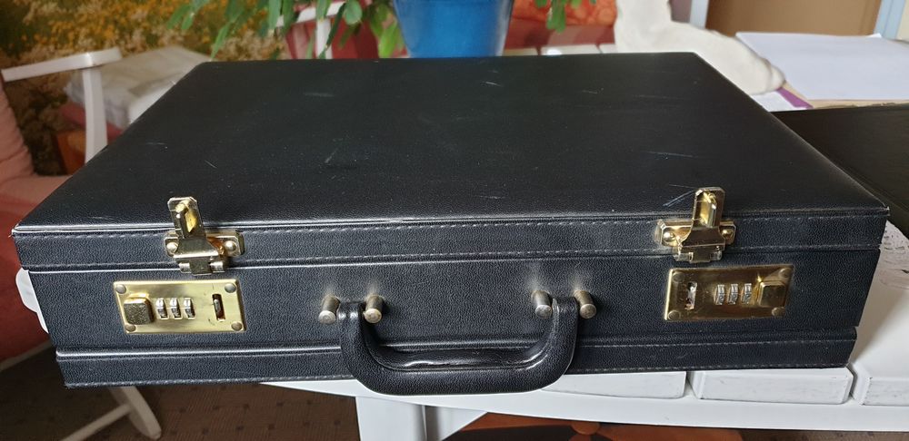 attach&eacute; case Maroquinerie