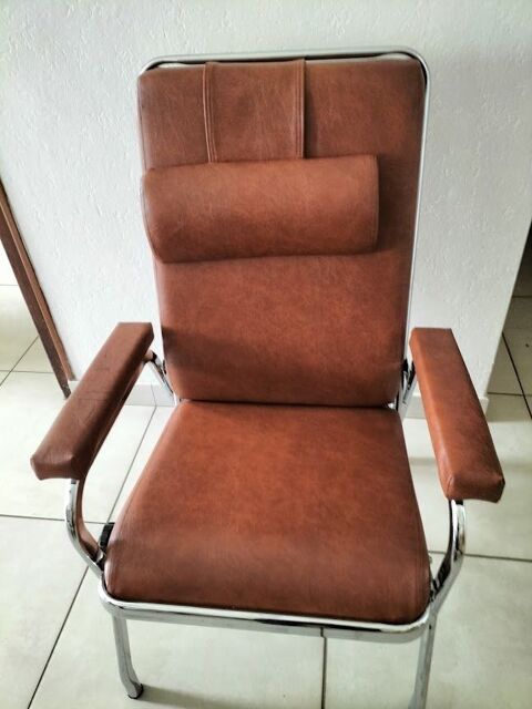 FAUTEUIL EN SKAI MARRON  70 Saint-Macaire-en-Mauges (49)