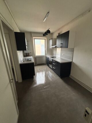  Appartement à louer 3 pièces 60 m²