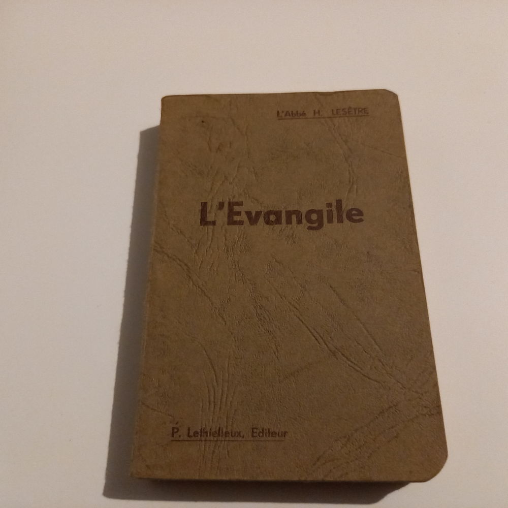 La bible d'apr&egrave;s les 4 &eacute;vang&eacute;listes, abb&eacute; Les&ecirc;tre Livres et BD