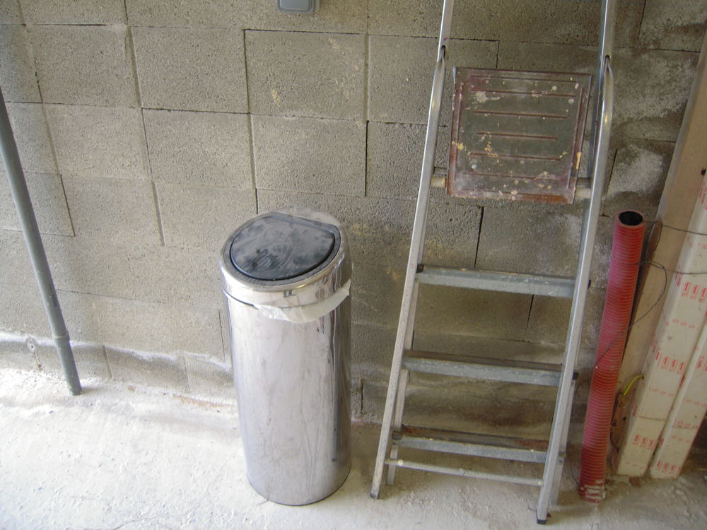 VIDE GARAGE A VILLEVEYRAC . 34560. Décoration