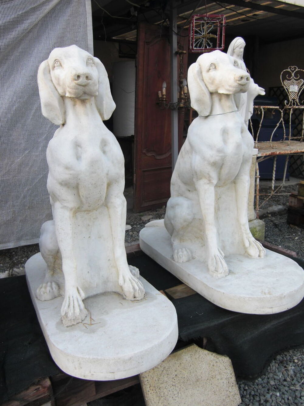 Statue chien en pierre Décoration