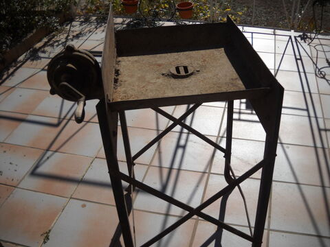 forge avec soufflet  bon �tat 90 Saint-Michel-de-Llotes (66)