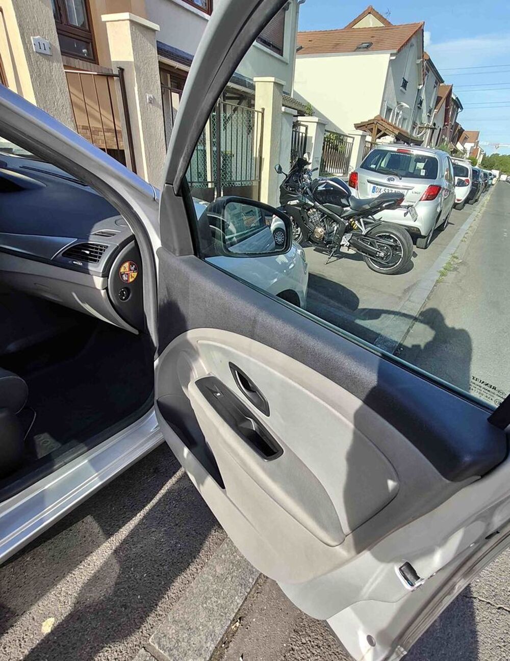 M&eacute;gane III RENAULT MEGANE III 1.6 110 ETHANOL AUTHENTIQUE 2011 occasion 93430 Villetaneuse