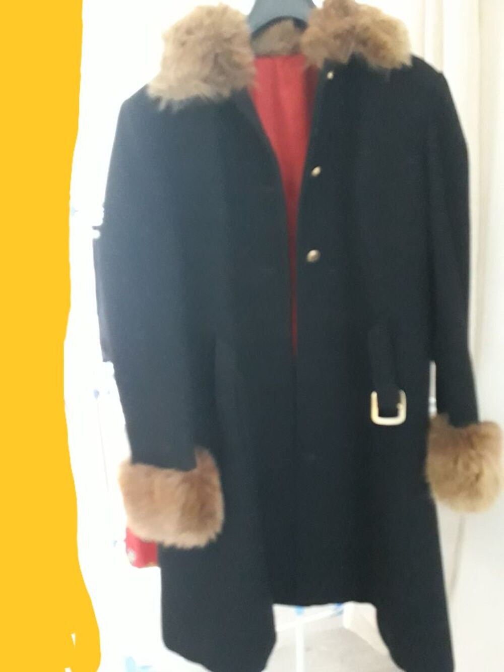 Manteau avec fourrure vintage Vêtements