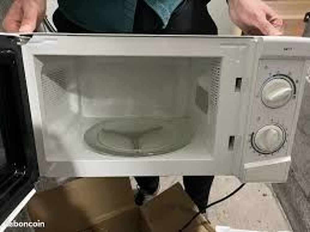 Micro-ondes classique Etat Neuf Electroménager
