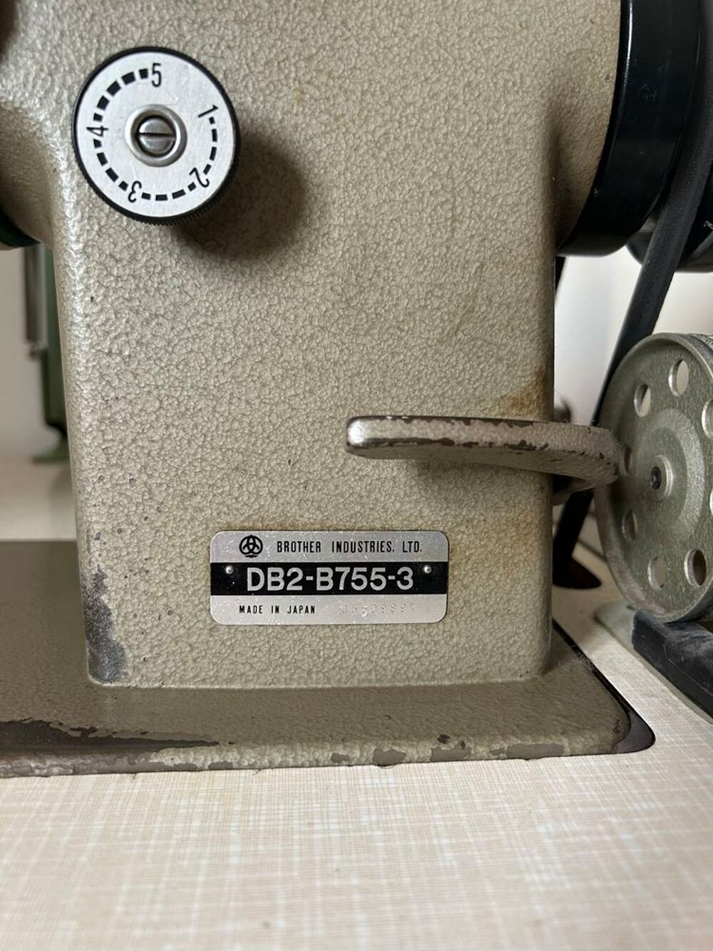 MACHINE A COUDRES INDUSTRIELLES Bricolage