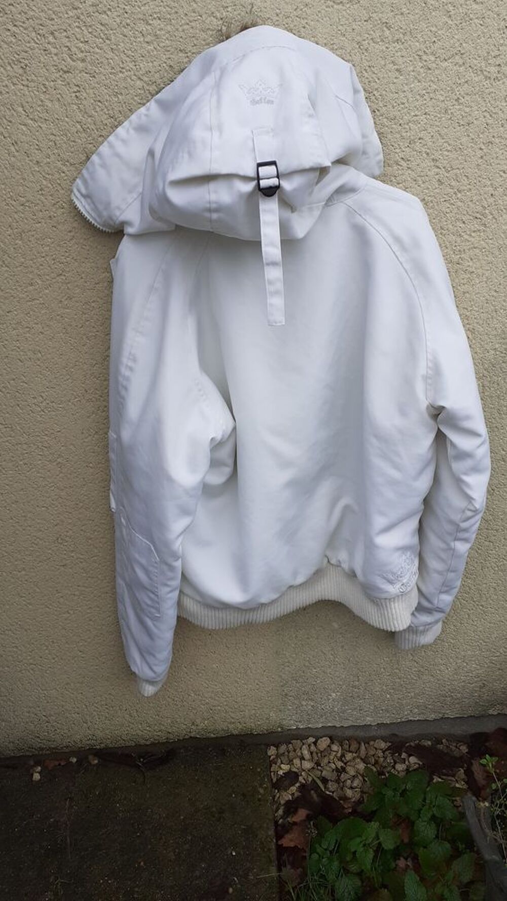 Un blouson blanc tr&egrave;s chaud marque Beffen Vêtements