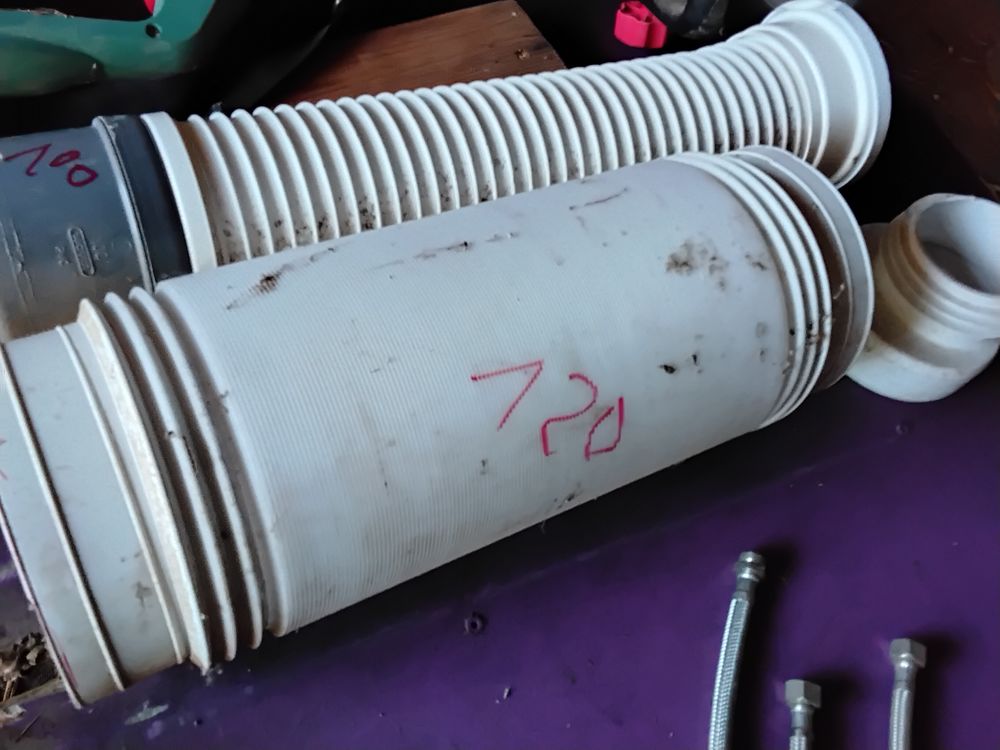 Tondeuse &agrave; gazon rouge demarrage batterie et moteur ess. Jardin
