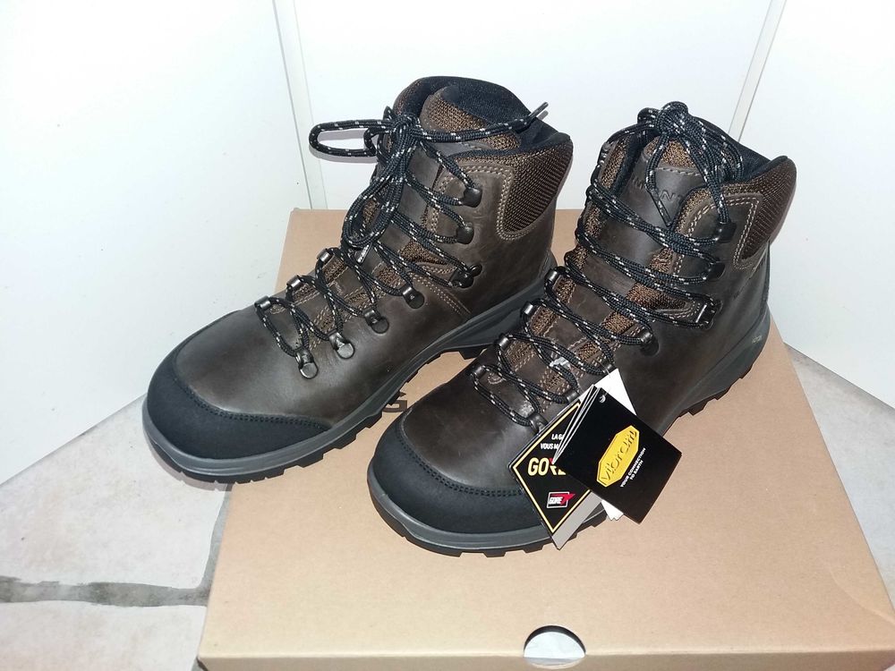 Chaussures de randonn&eacute;e Garmont, Pointure 41, neuves, Chaussures