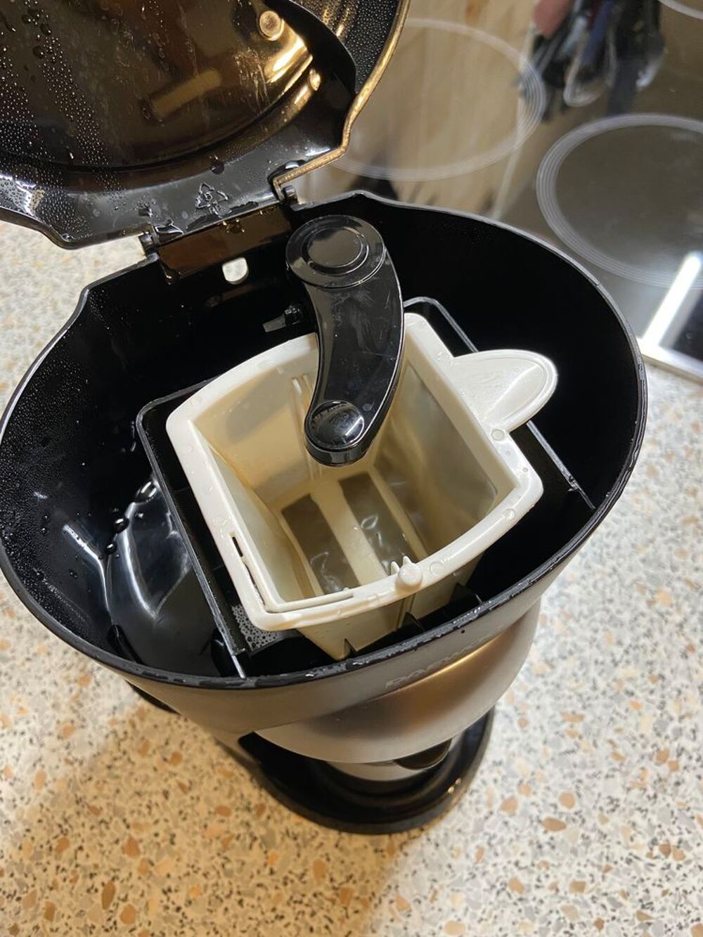 Cafeti&egrave;re DAEWOO DI-9022 Electrom�nager