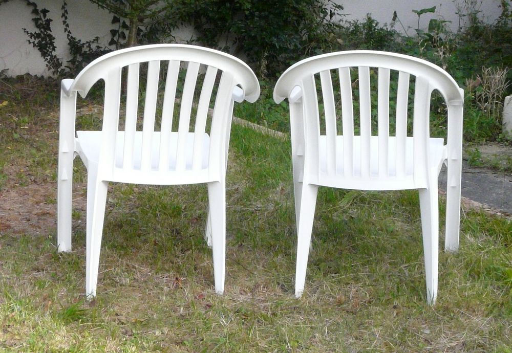 Deux chaises de salon de jardin Grosfilex Jardin