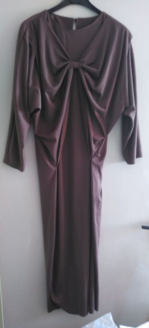 Robe marron, taille 42/44 10 Paris 3 (75)
