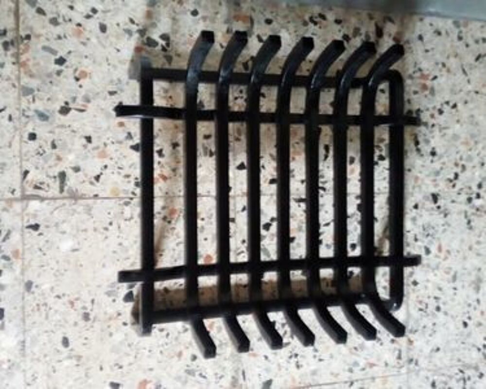 Chenets pour buches en fer forg&eacute;s Décoration