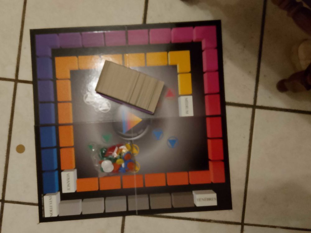 jeux soci&eacute;t&eacute; intuition Jeux / jouets