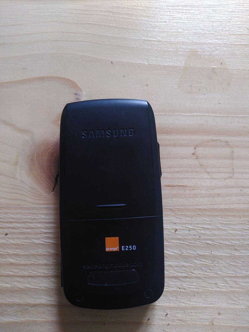 Samsung SGH-E250 Noir - Pour pi&egrave;ces Téléphones et tablettes