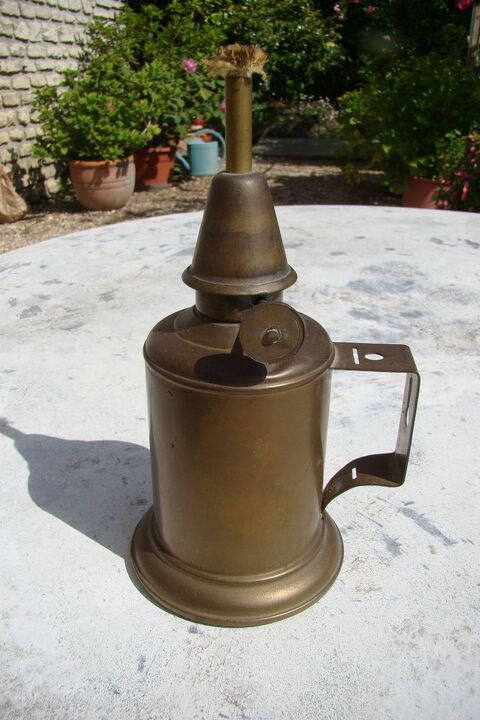 Ancienne lampe pigeon en laiton 20 Gargenville (78)