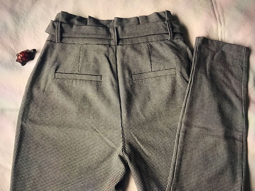 A SAISIR pantalon quasi neuf Vtements