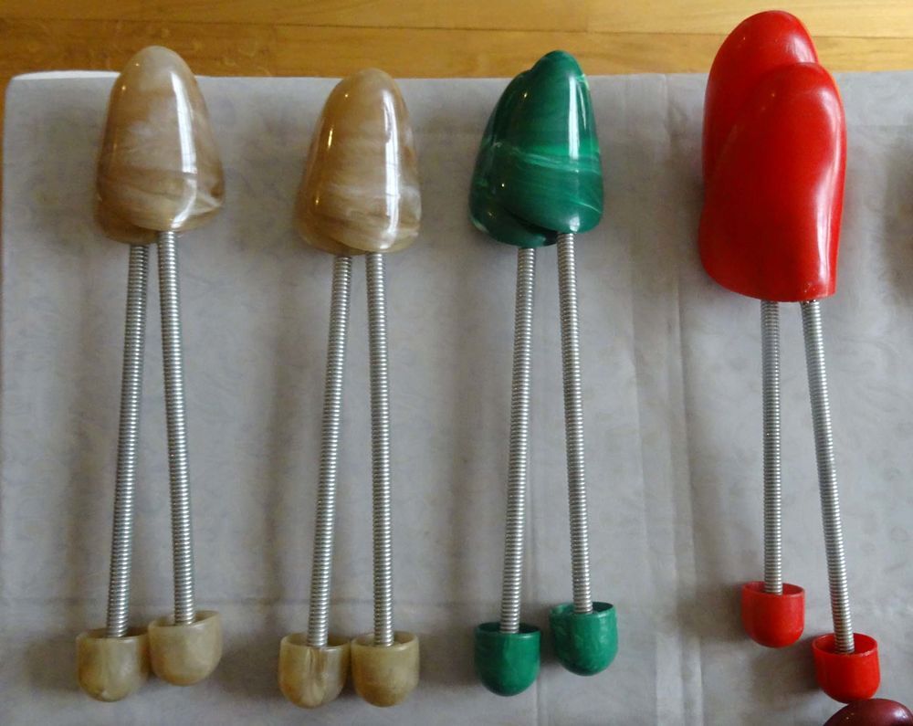 Embauchoir /mise en forme chaussure, p. 35 &agrave; 40. Lot de 14 P Chaussures