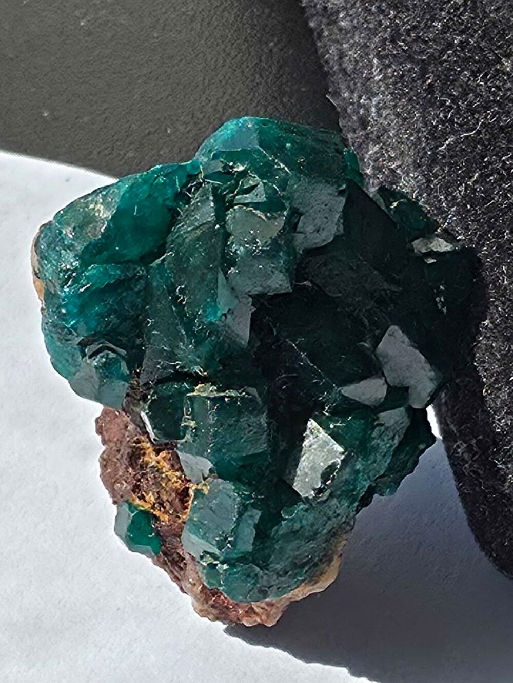 Min&eacute;ral Dioptase brute sur matrice-Katanga, RDC-16g 