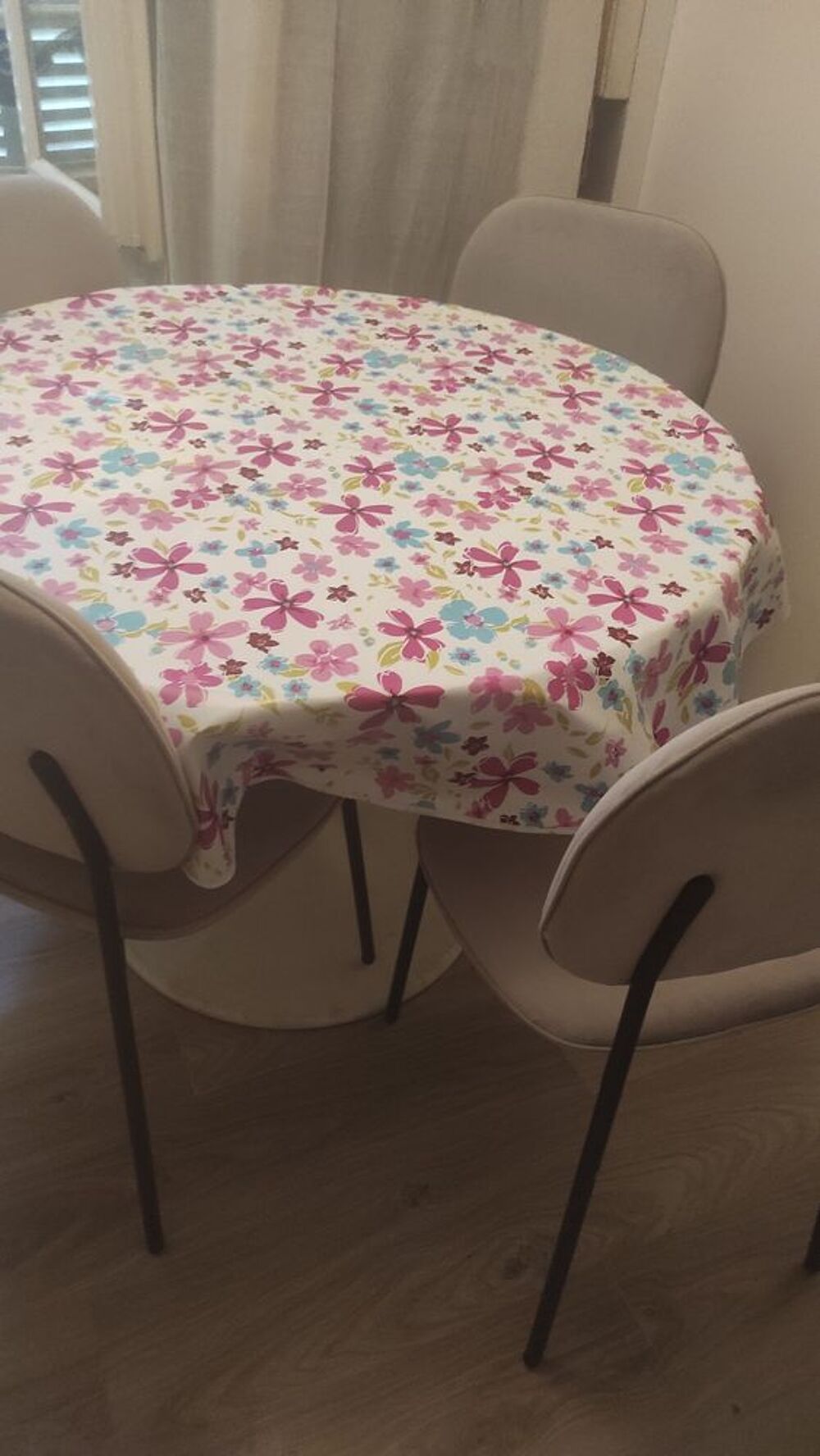Table+4 chaises Meubles