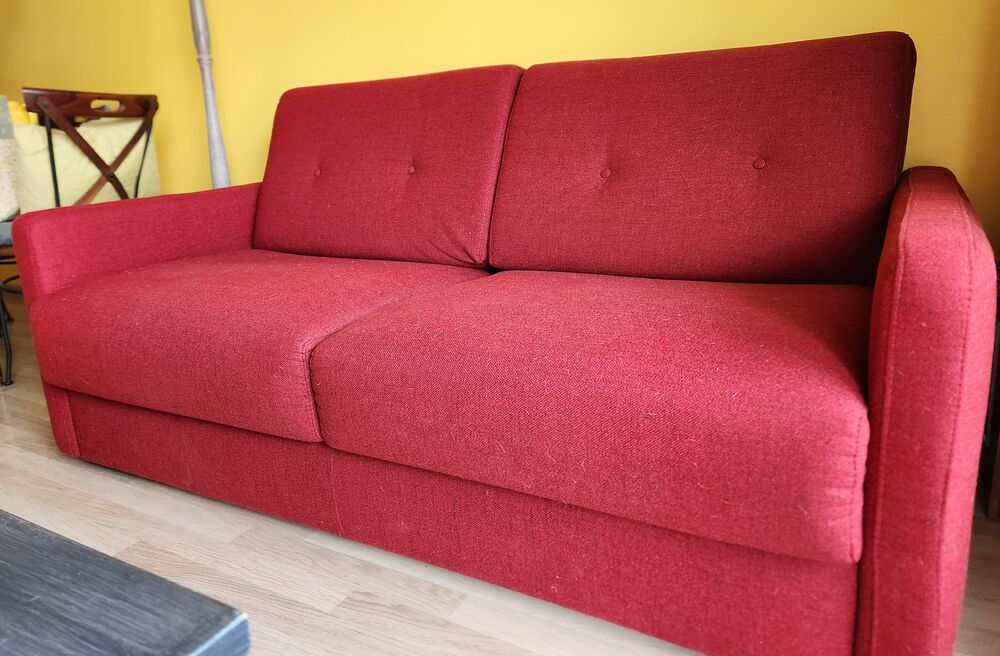 Canap&eacute; convertible &eacute;tat neuf 3 places
Lit 140, matelas 15 cm Meubles
