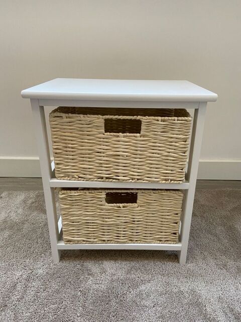 Petite tagre blanche avec 2 cases et paniers de rangement 12 Lille (59)
