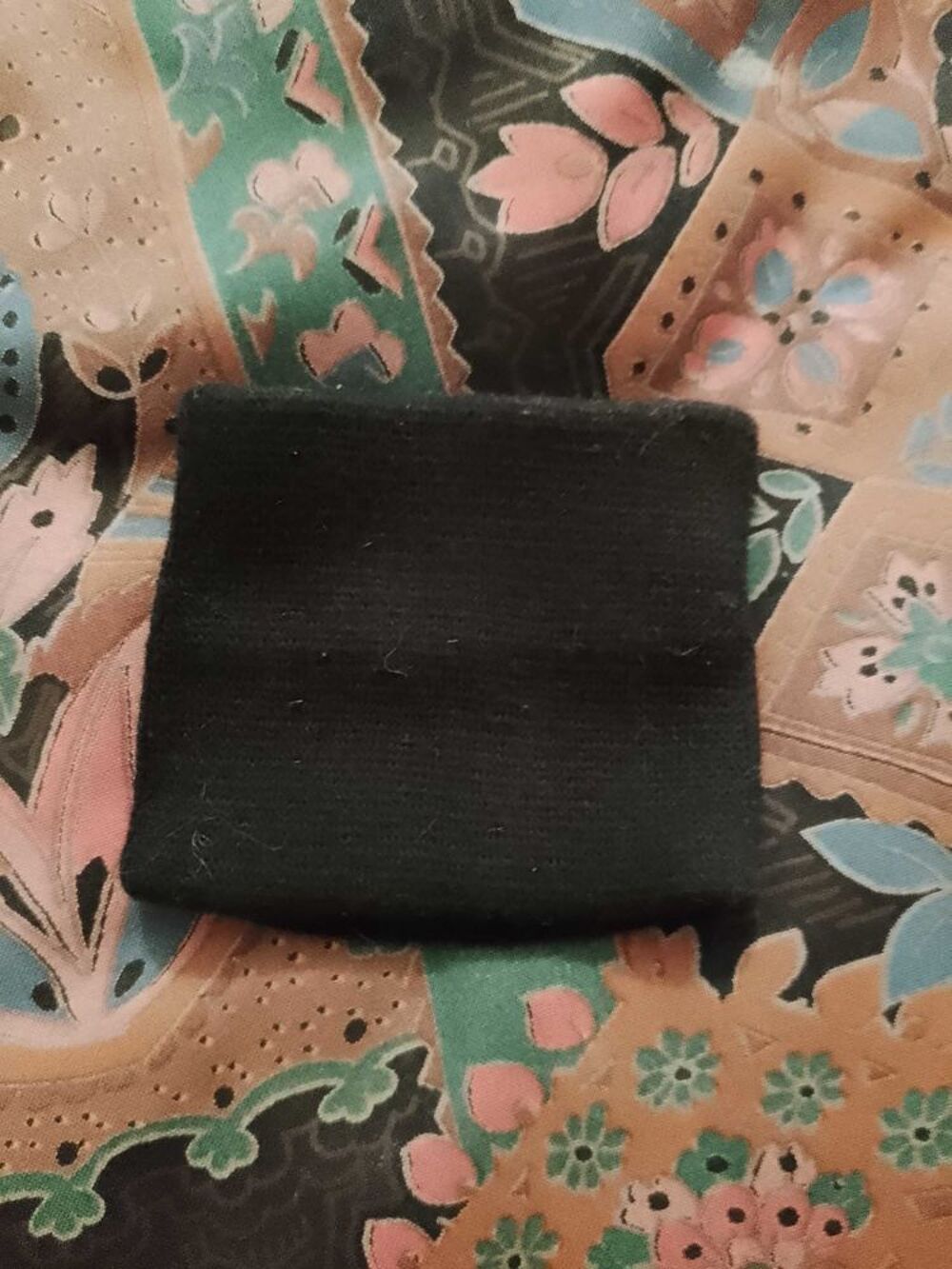 bracelet &eacute;lastique porte monnaie noir vintage ann&eacute;es 90. Bijoux et montres