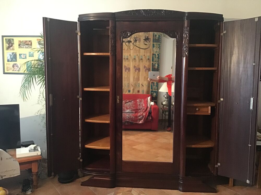 Armoire de chambre en noyer Meubles