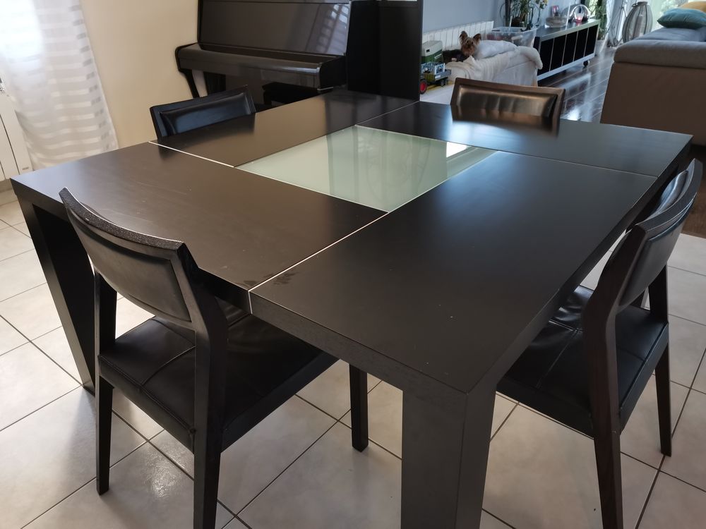 Table Carr&eacute;e salle &agrave; manger Weng&eacute; Meubles