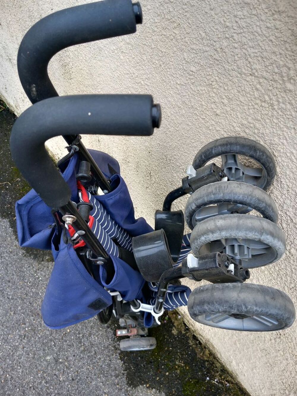 Poussette canne Pu�riculture